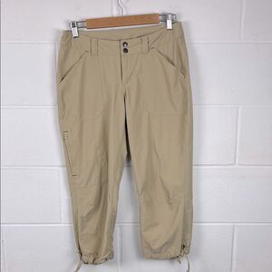 Patagonia women’s borderless ripstop tan capri pant hiking camping size 4